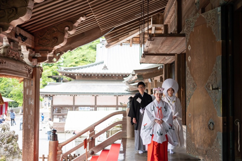【神社挙式+前撮り】和装で神社、洋装でスタジオ前撮りセットが一番人気!!
