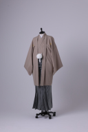 ベージュ紋付×ストライプ袴