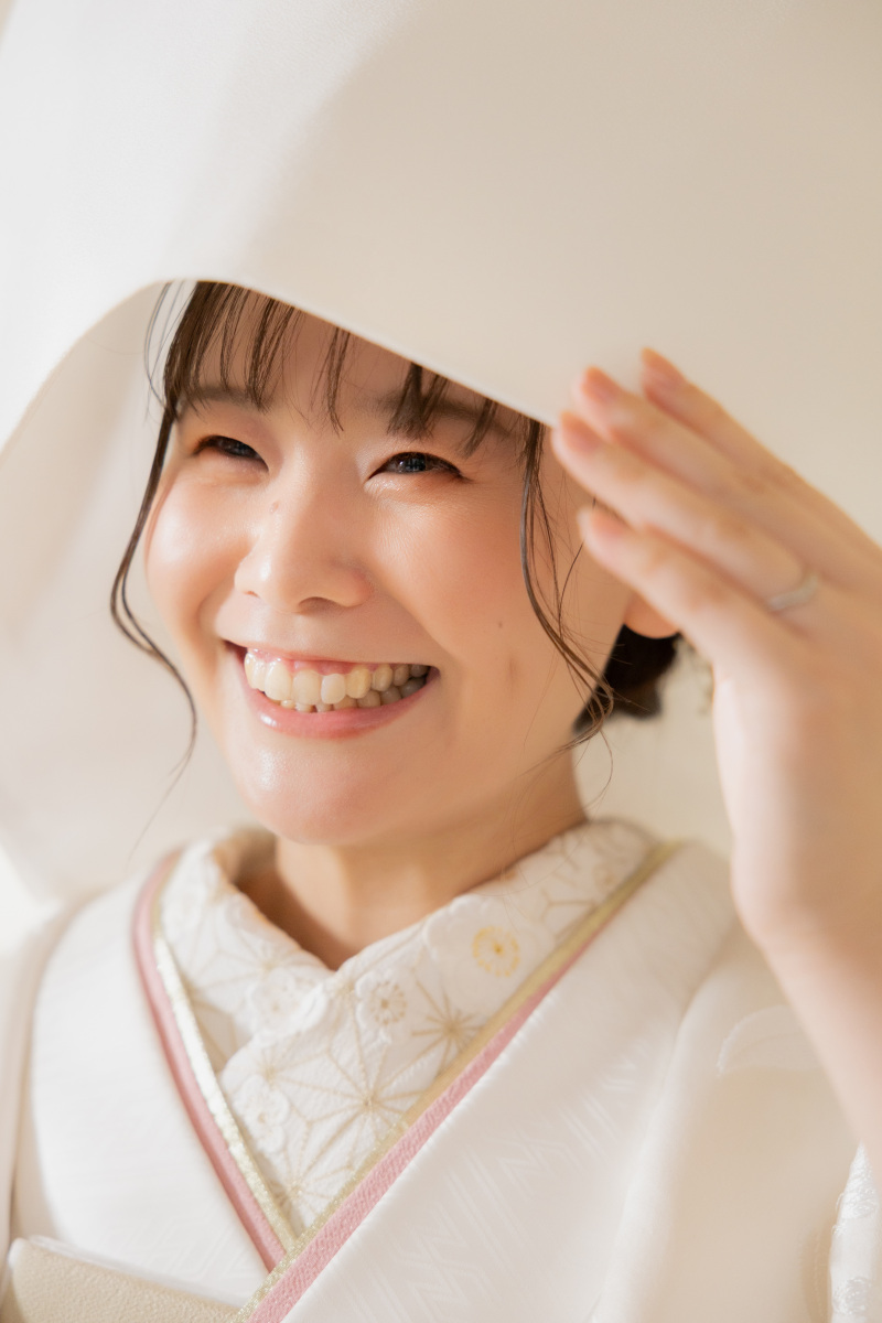 綿帽子をつけて