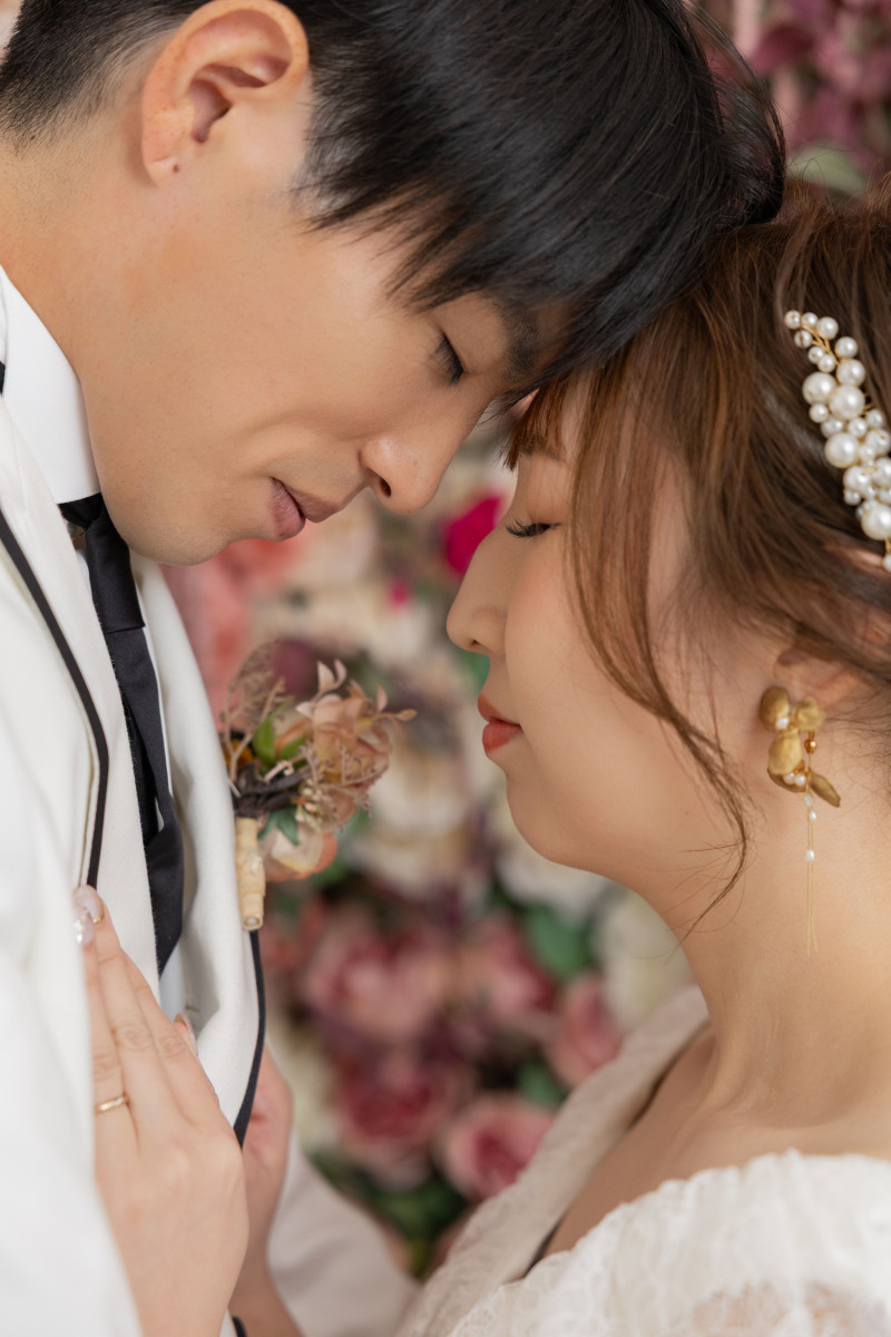 おでこを寄せて