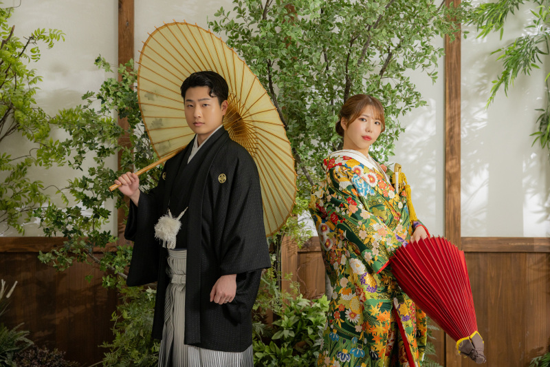 場所は屋内庭園に移りまして、