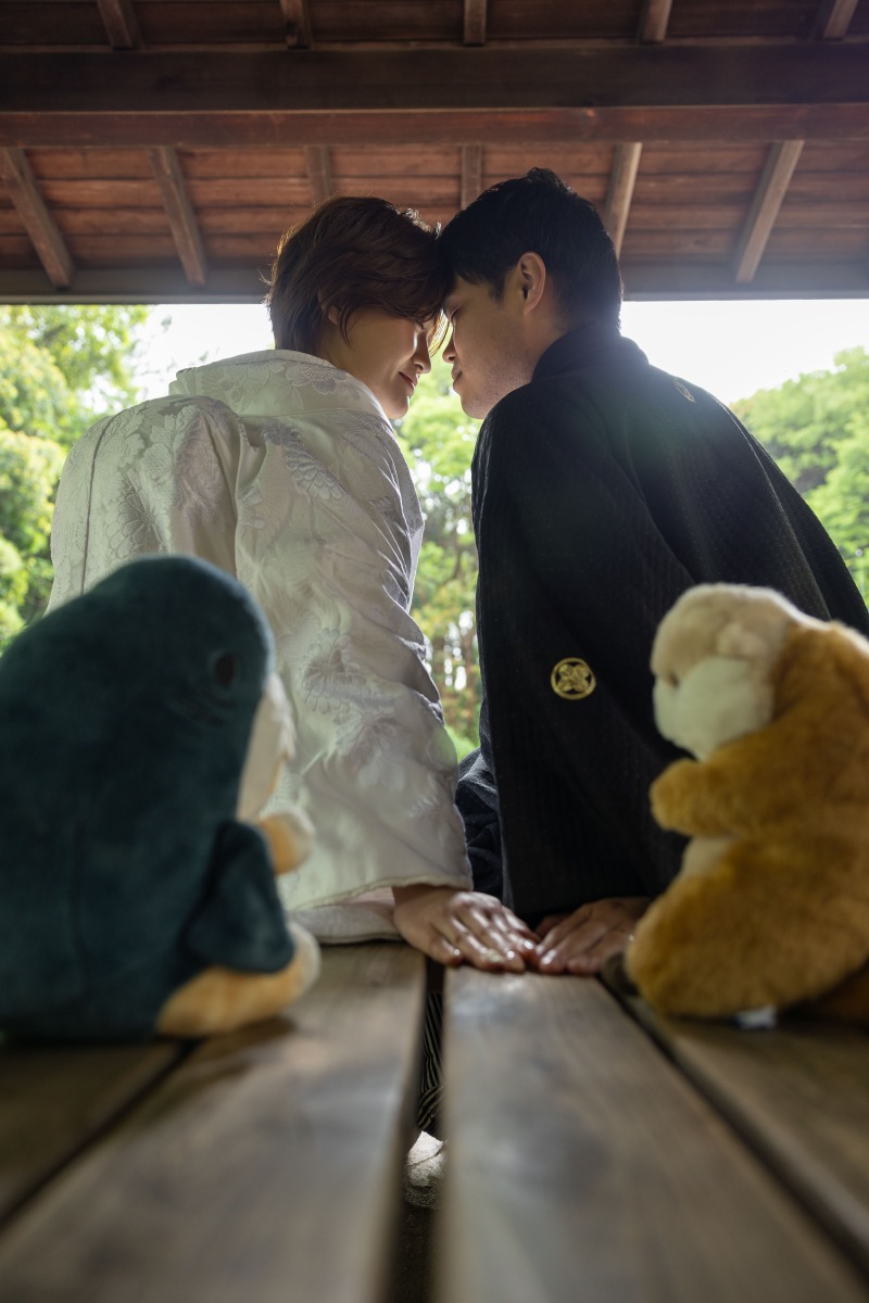 見守られる二人