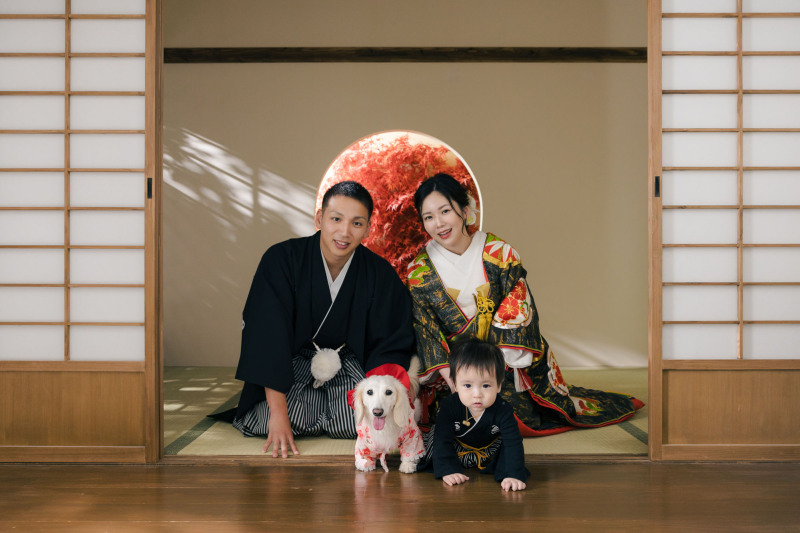 屋内庭園で仲良く家族撮影！！