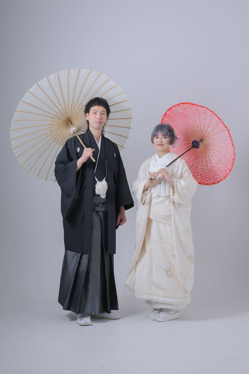 まずは定番の和傘で!