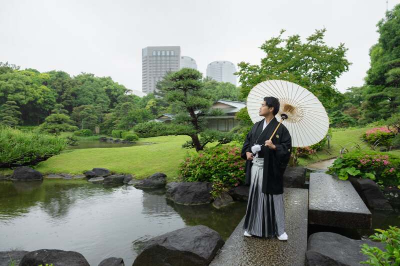 遠くを見つめて