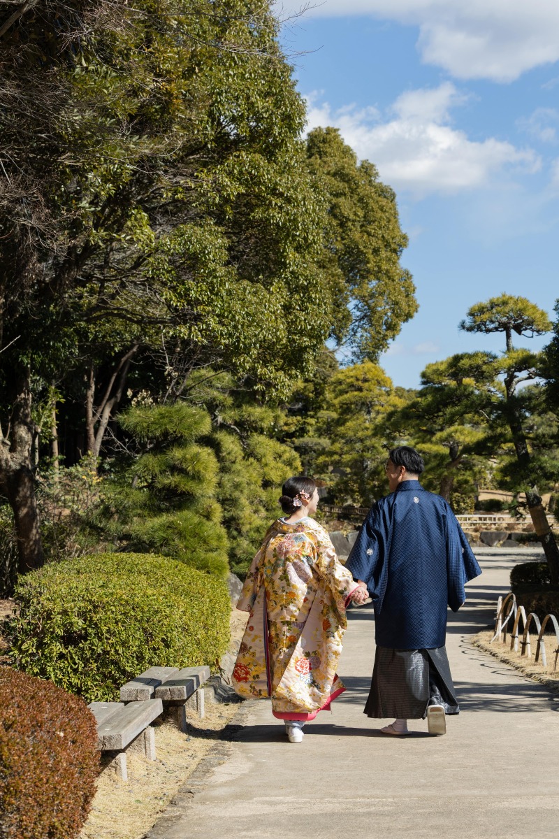 お二人の後ろ姿