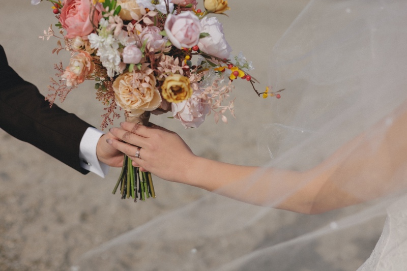 ブーケと手元のイメージショット