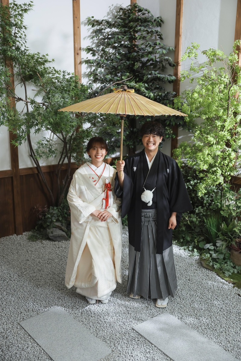 ちょっと上目遣いで