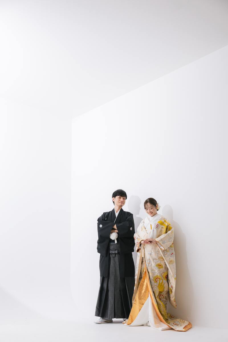 真っ白のスタジオで