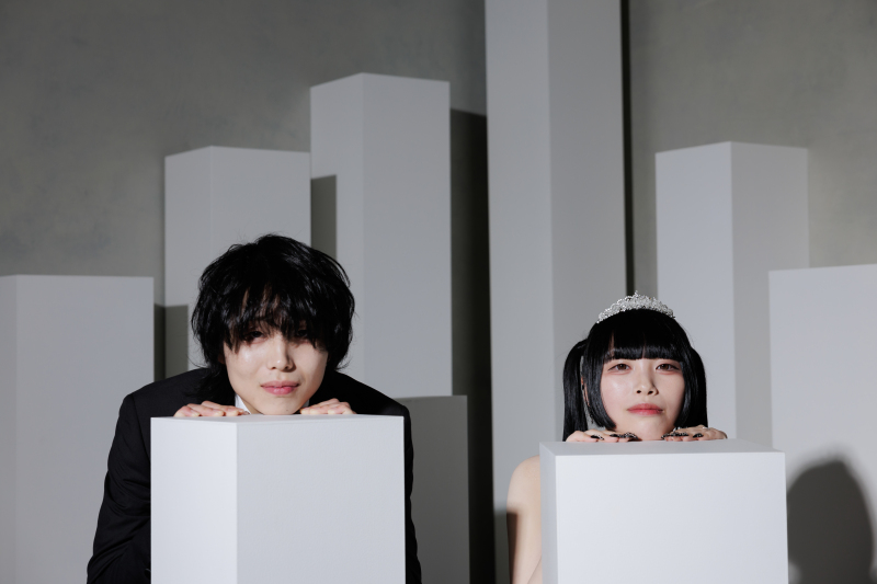 モノトーン背景で可愛く！