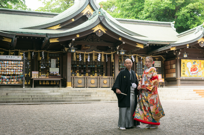 検見川神社を背に