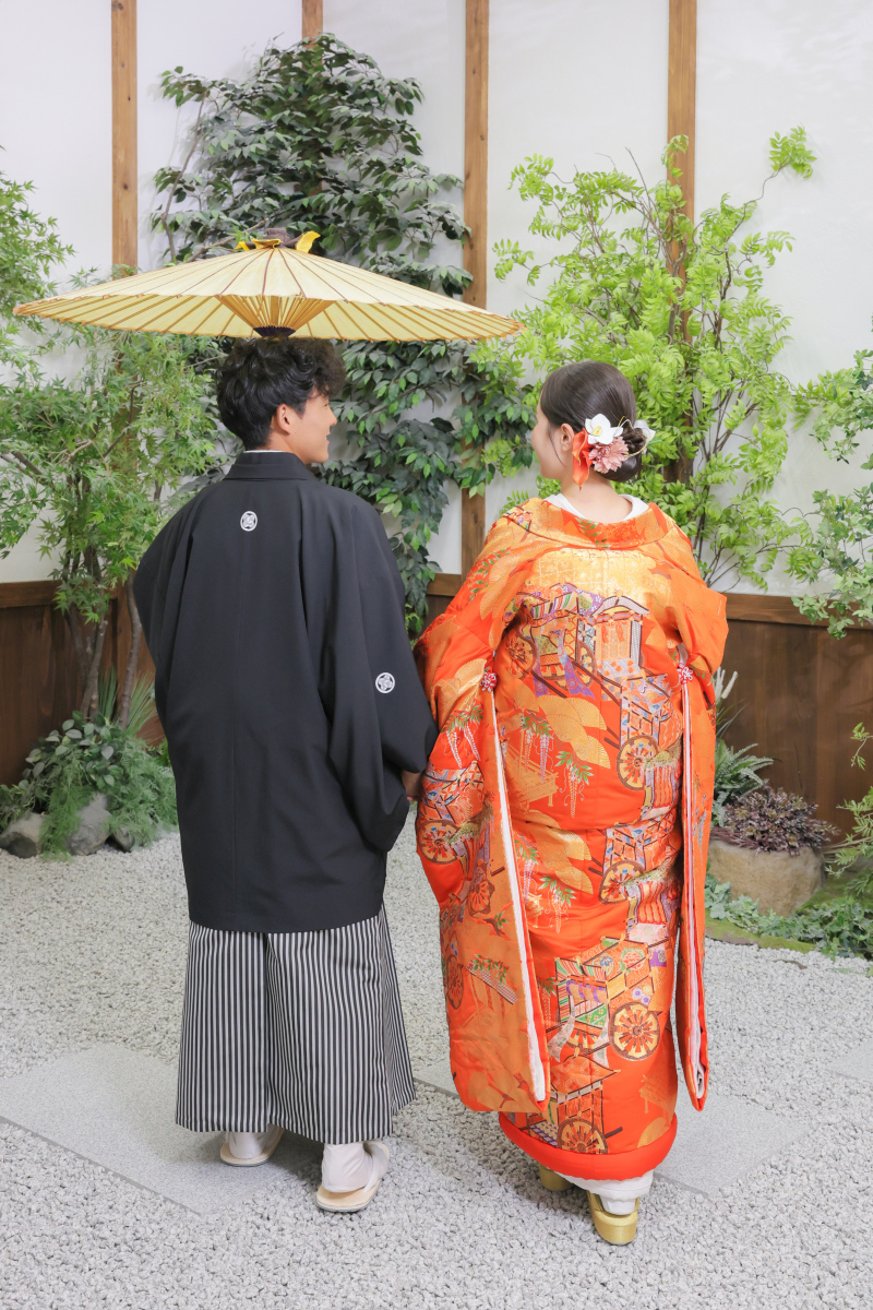 お散歩中の後ろ姿を激写!