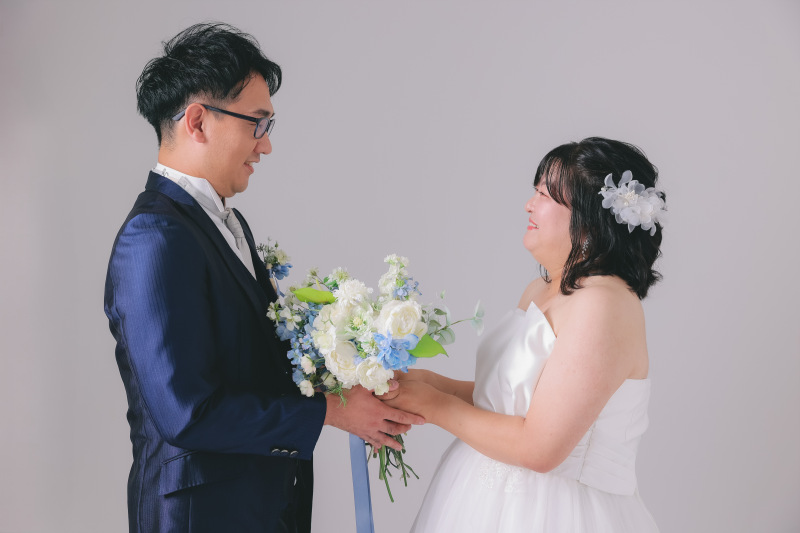 ブーケに手を添えて。ふたりの想いが重なる瞬間