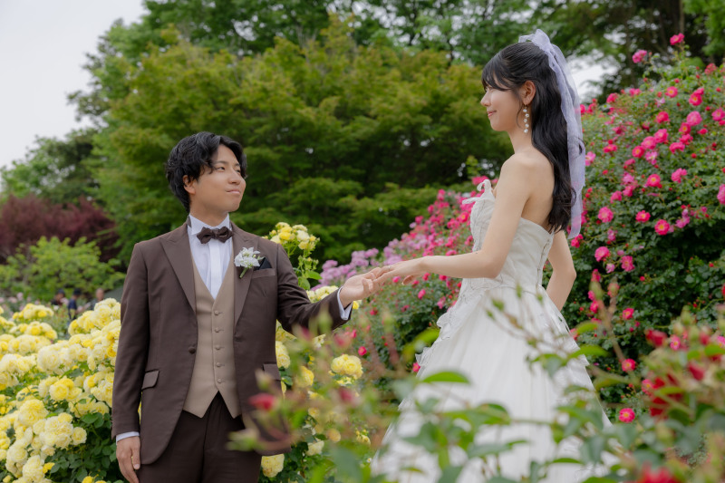 色とりどりのバラに囲まれて！