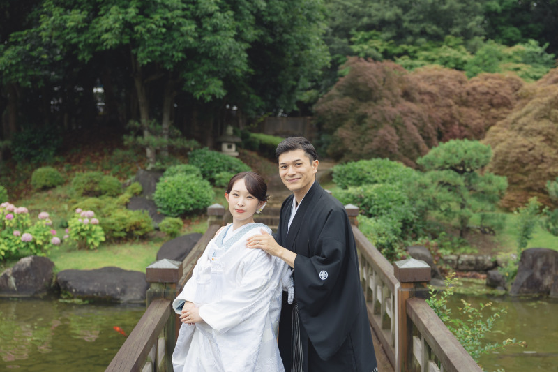 後ろからそっと