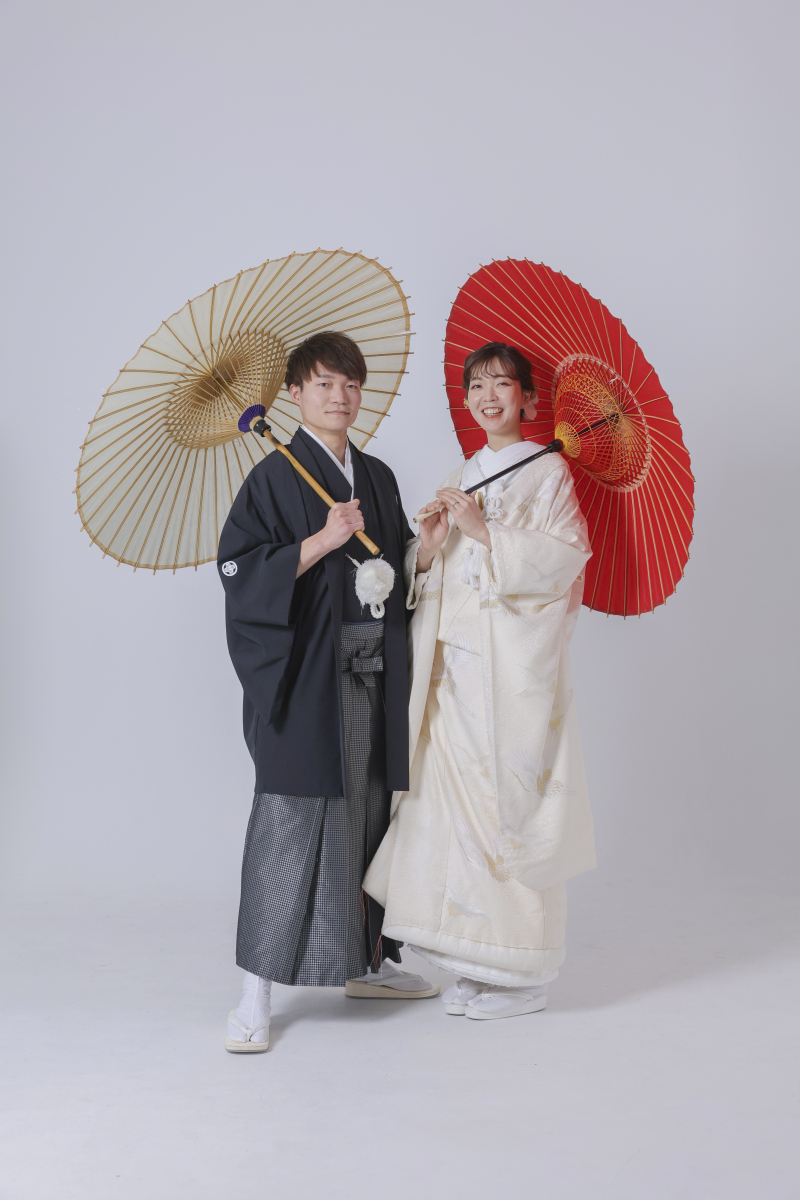 紅白の和傘で。