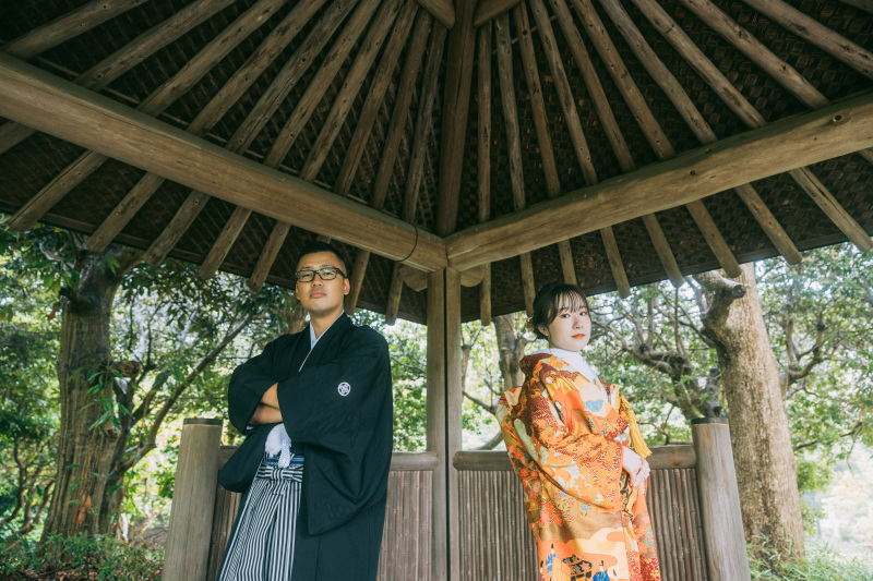 屋根付きの建物にて