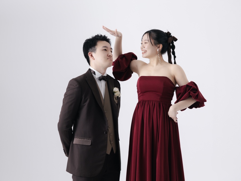 お二人らしいポーズも！