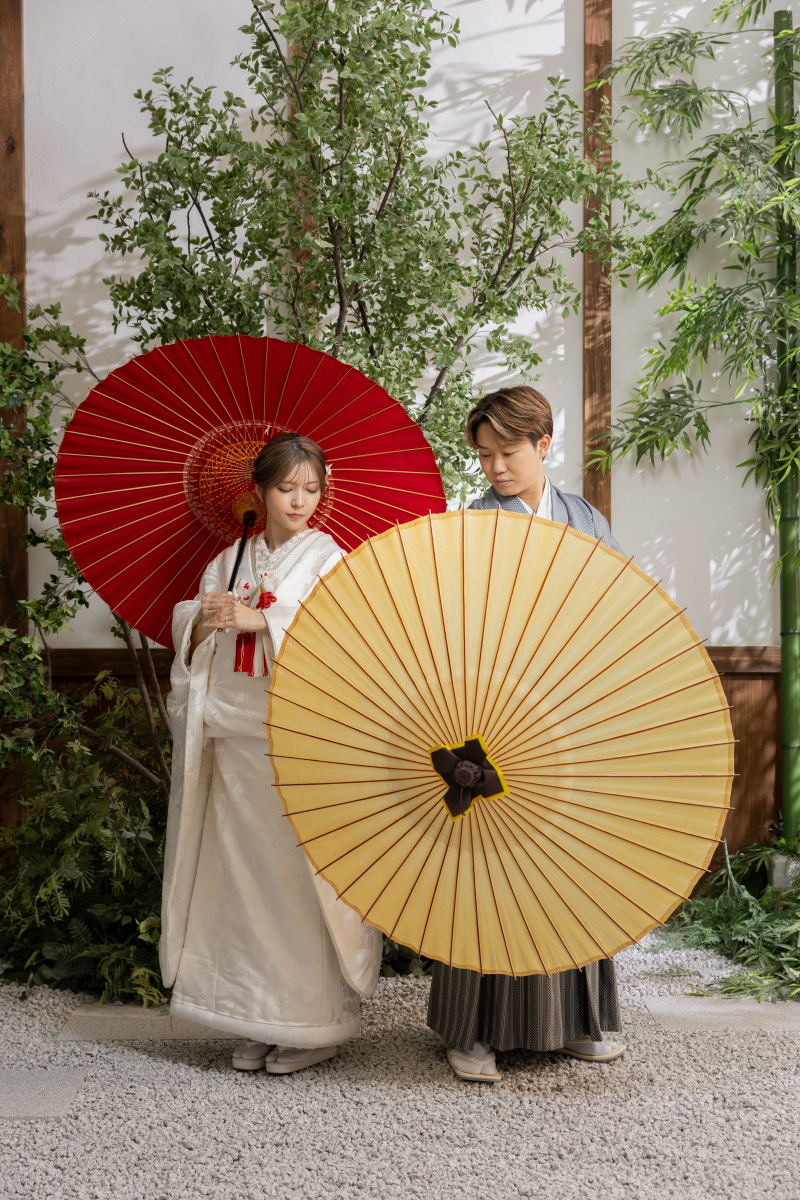 赤と白の番傘で