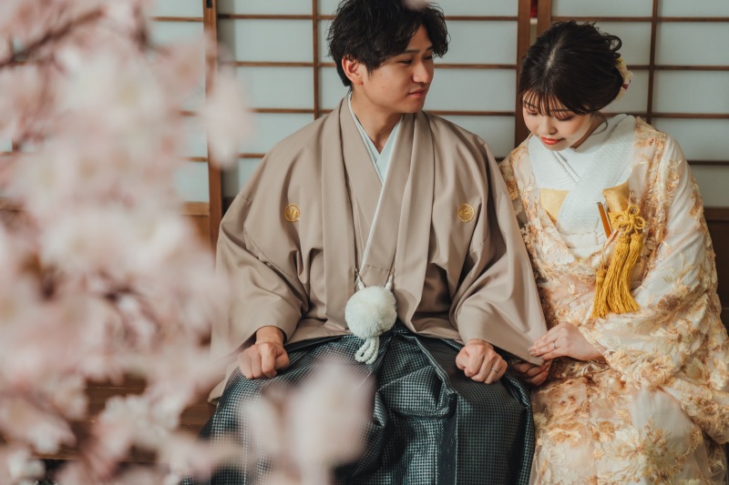 縁側で寄り添って