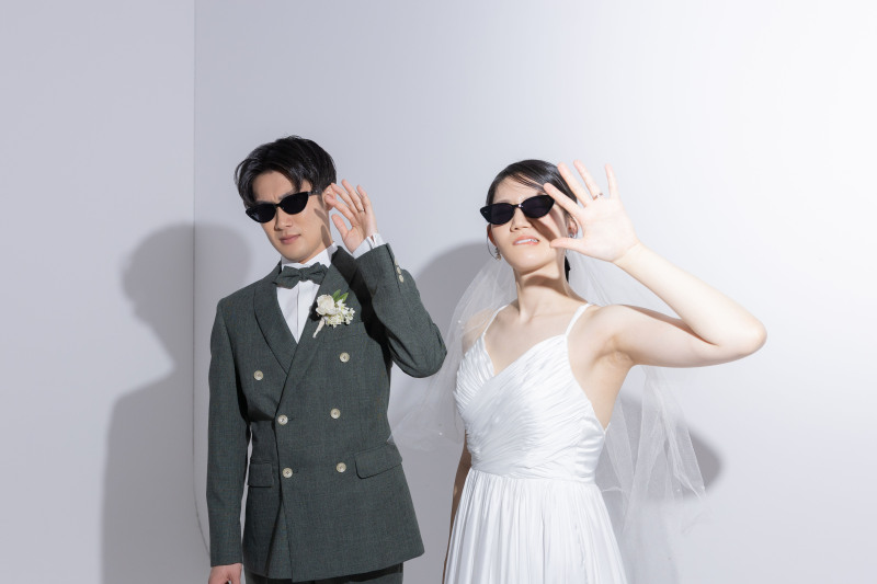 ま、まぶしぃ〜〜〜！！