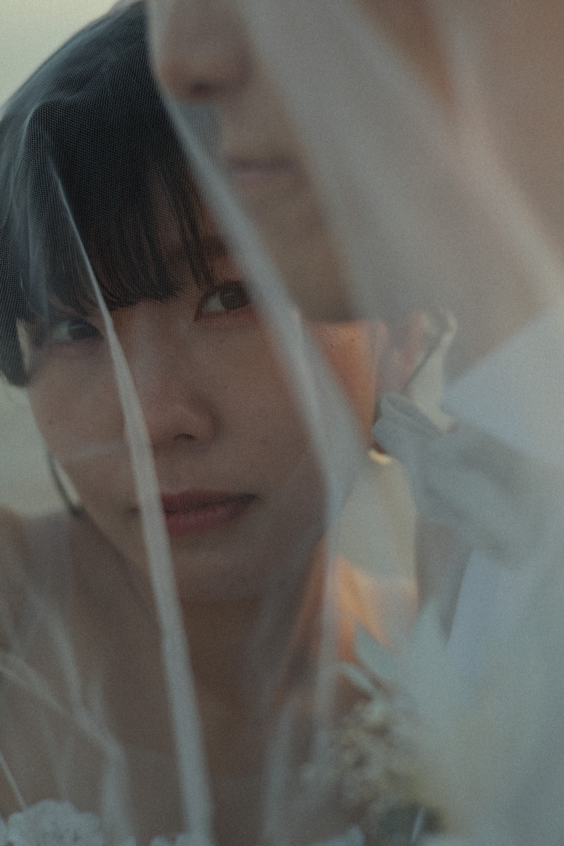 ベールに包まれた新婦さん