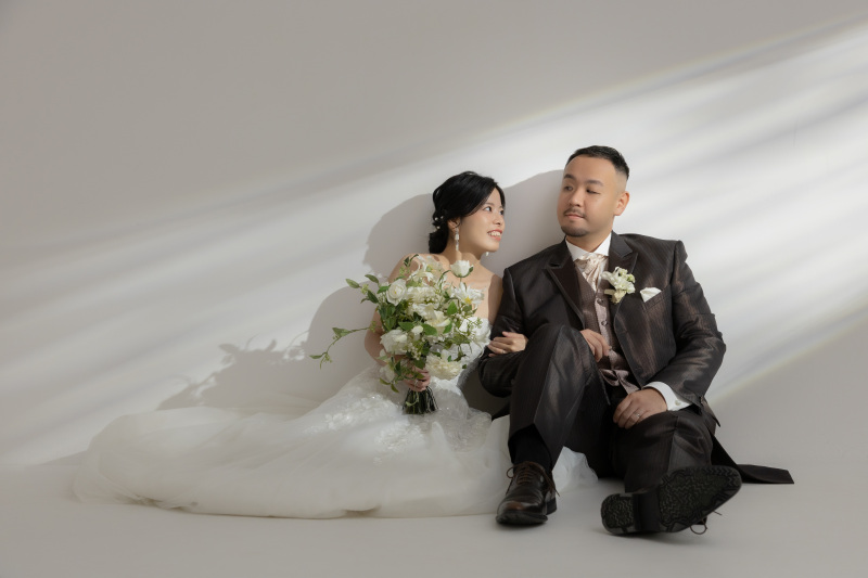 差し込む光の中で