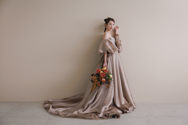 衣装に合わせてブーケを選ぶと◎