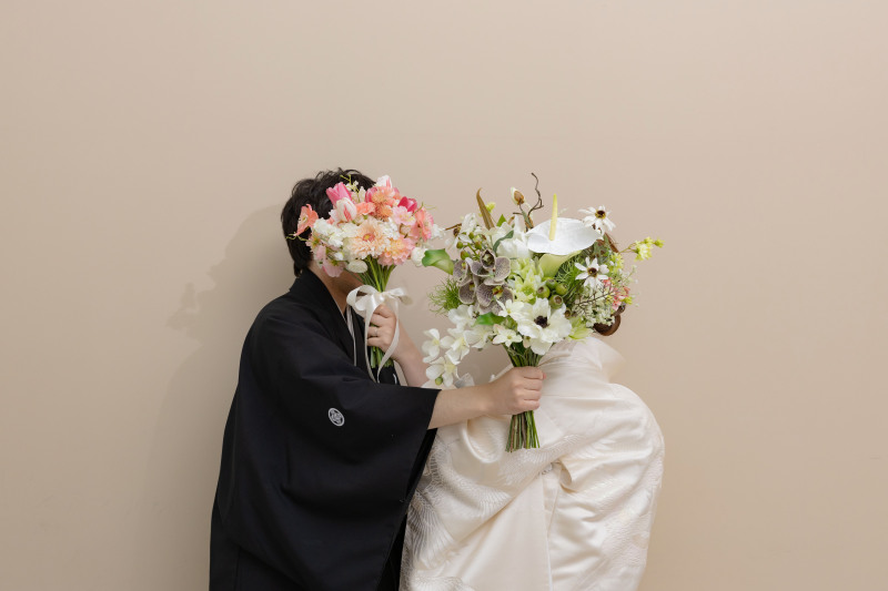 ブーケでお顔を隠しちゃいました！