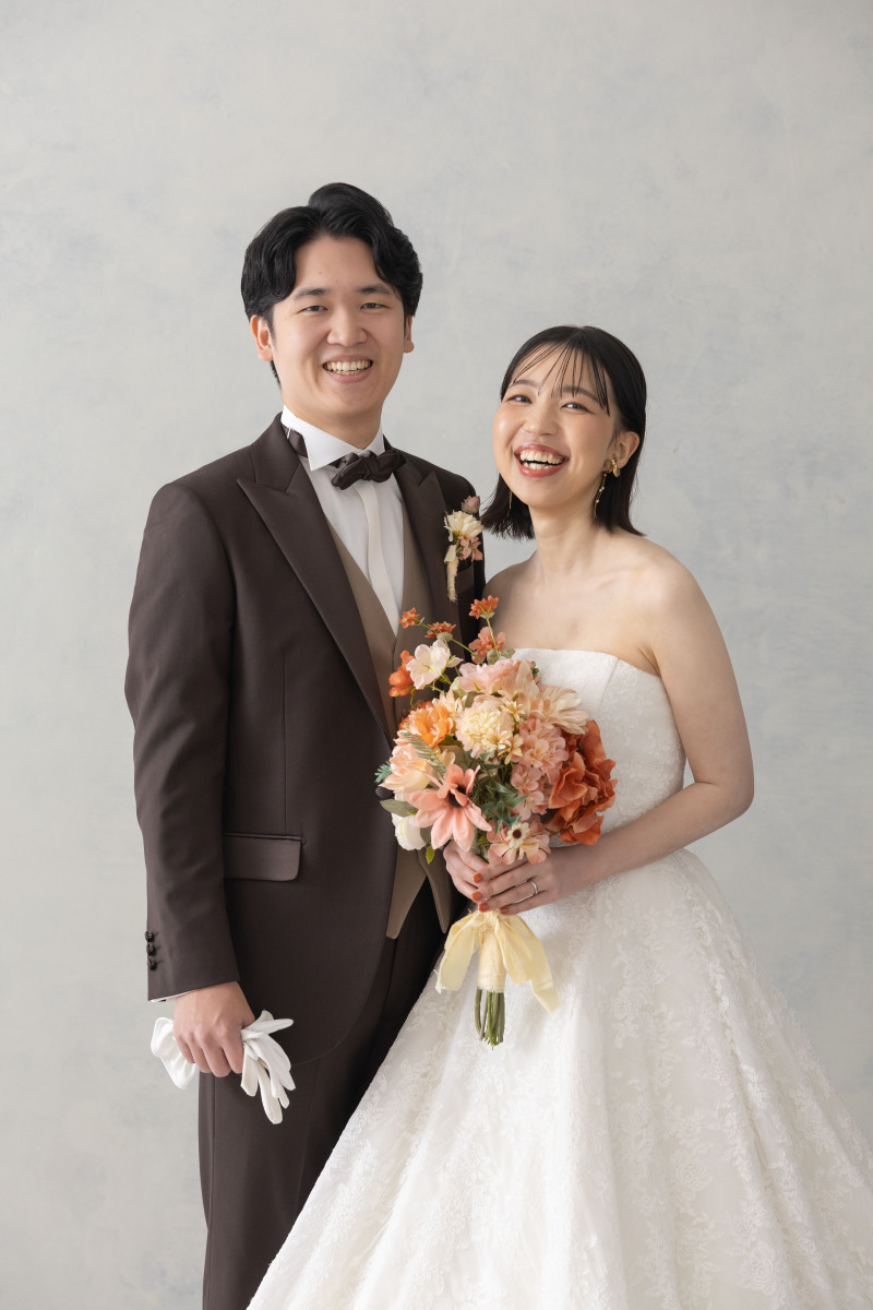 最初はお二人の立ち姿のアップから！