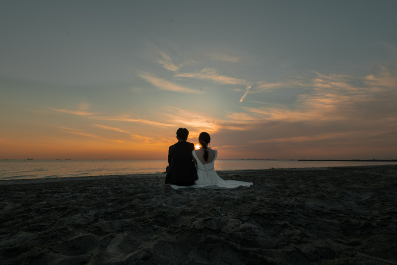 二人で見る夕日