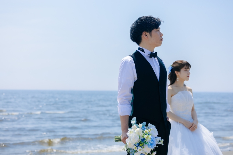 遠くを見つめて