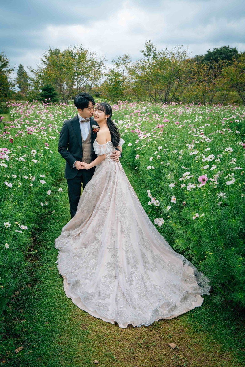 ドレスのトレーン後ろ姿