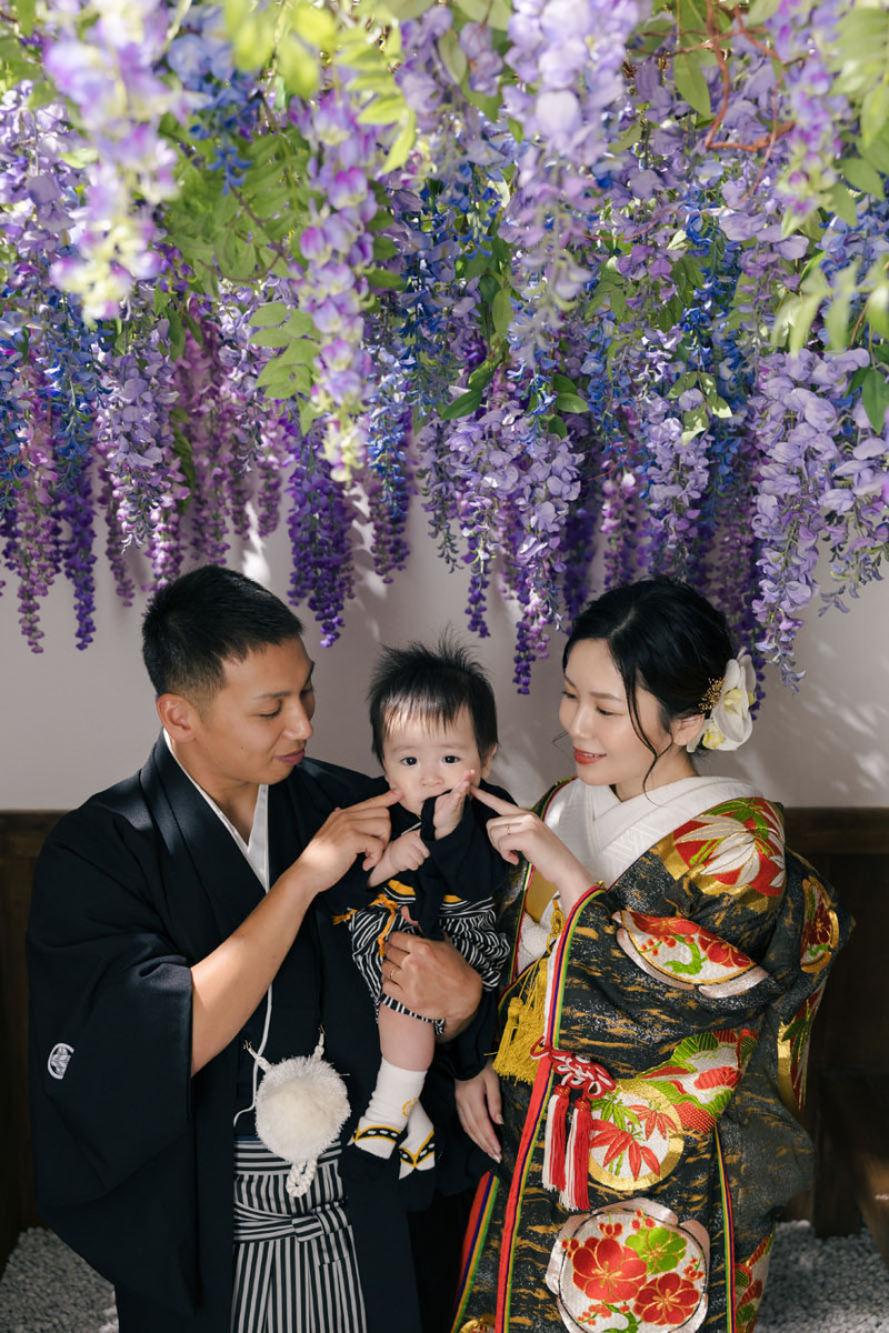 ほっぺツンツン