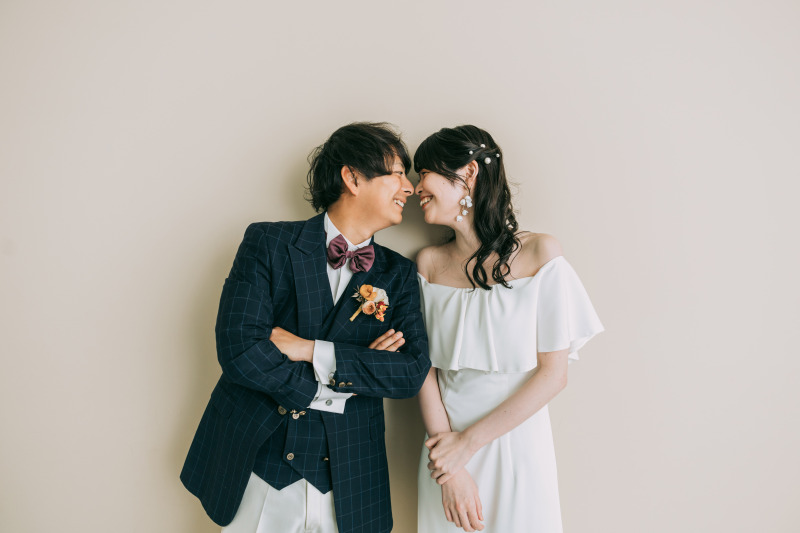 様々な雰囲気でスタジオ撮影