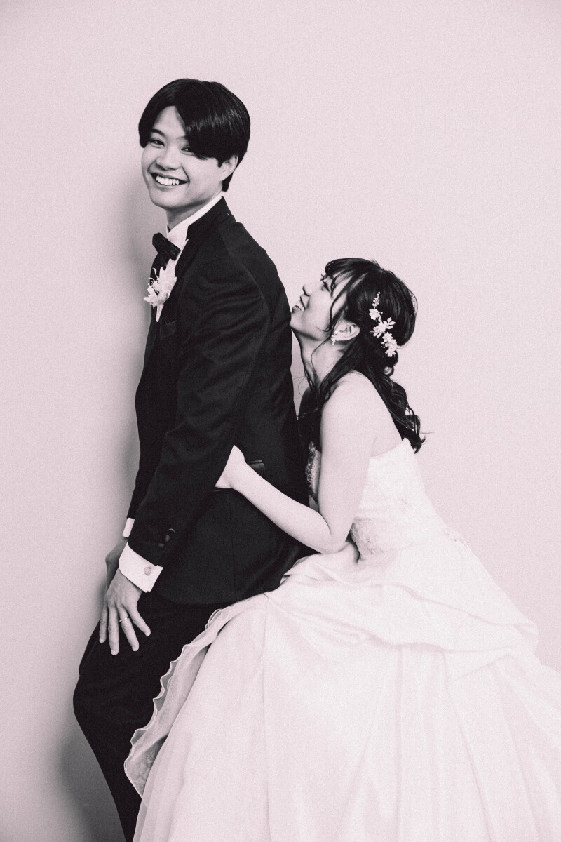 新郎さんをお膝の上に