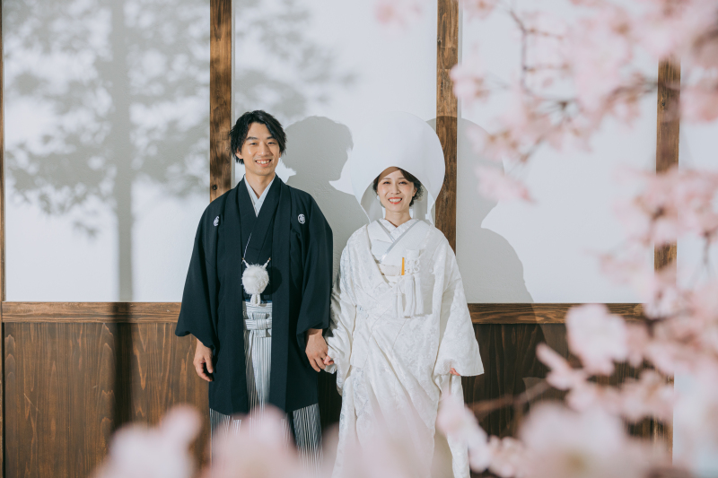【1月末までの撮影で豪華特典プレゼント(最大3万円相当)!色打掛も白無垢も贅沢に着れちゃう!】和装屋内庭園スタジオ2着プラン