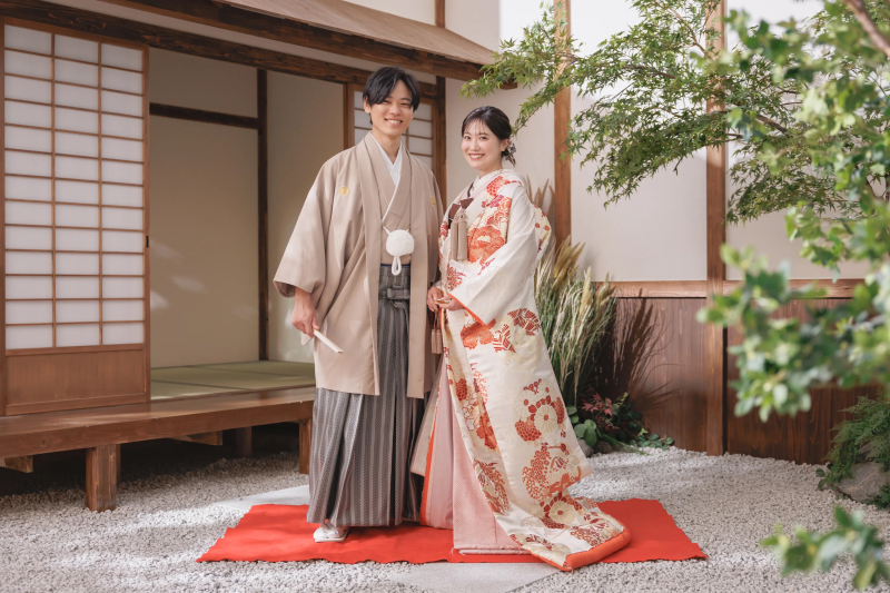 【1月末までの撮影で豪華特典プレゼント(最大3万円相当)!色打掛も白無垢も贅沢に着れちゃう!】和装屋内庭園スタジオ2着プラン