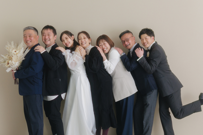 【今なら土日祝日UP料金無料!】晴れ姿で家族と思い出に残る時間を過ごす◎家族フォトウェディング