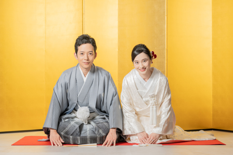 金屏風前でおなじみの礼座ショット