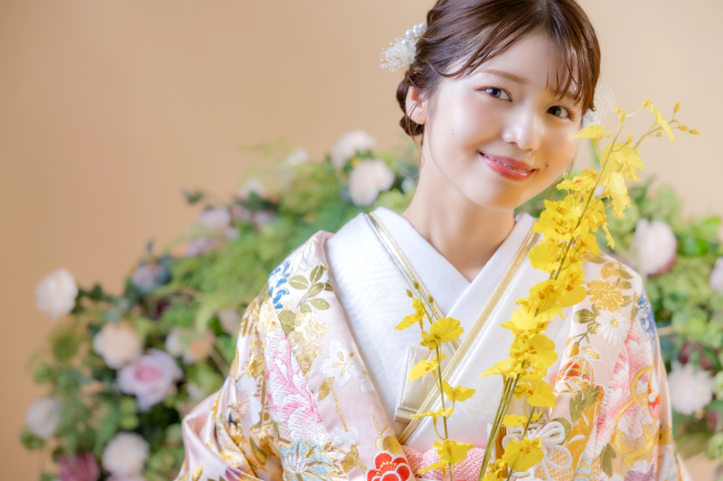 ＜10月末まで限定＞洋装1着＋和装1着スタジオ撮影｜衣裳100着から選べる｜100カットデータ｜&yen;284,900&rArr;&yen;99,000