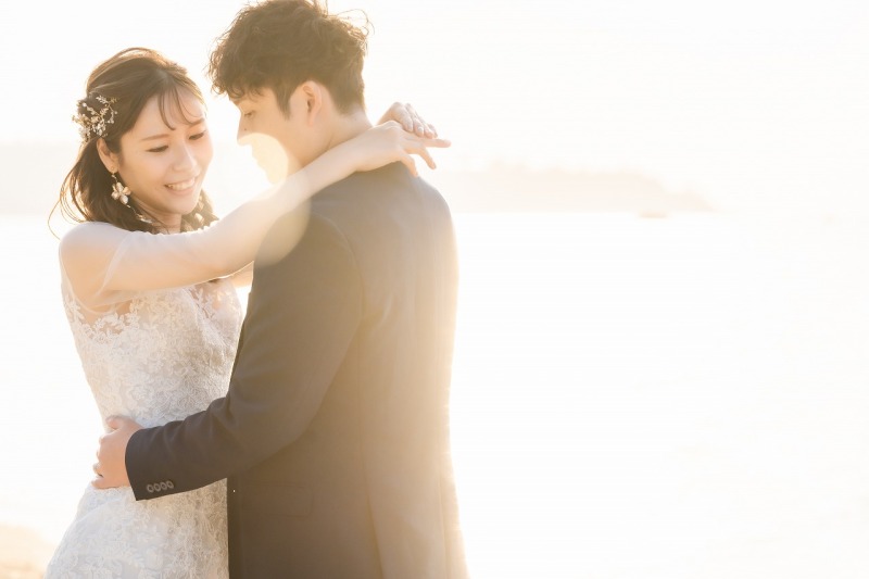 優しい太陽の光に包まれる12月のサンセット