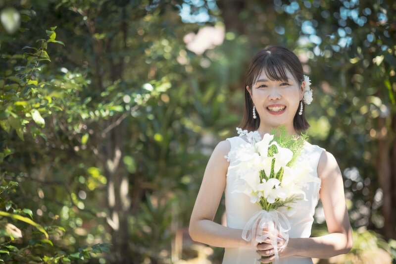 ドレスが映えるグリーンショット