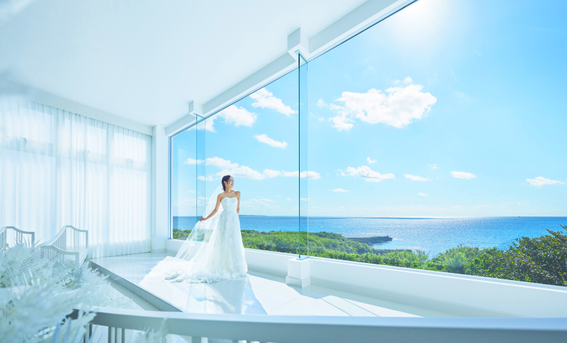 ◆扉が開いた瞬間に水平線が一望できるチャペル