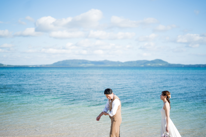 【沖縄本島】\エメラルドブルーに輝く海★/憧れのビーチフォトを7万円台で叶えられる♪衣装選び放題&プロヘアメイク付!