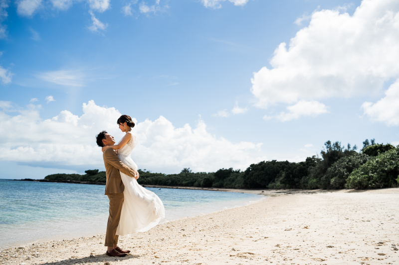 【石垣島】\コバルトブルーに輝く海★/憧れのビーチフォトを7万円台で叶えられる♪衣装選び放題&プロヘアメイク付!