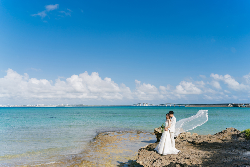 【宮古島】ドローン付きプラン/沖縄リゾートフォトならでは♪大きく広がる海を背に撮影を!フリーチョイスドレス&安心のヘアメイク付!
