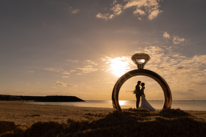 【沖縄本島】沖縄だからこそ叶えたい!\オレンジに輝くサンセット撮影付★*/選べるドレス&安心のプロヘアメイク付