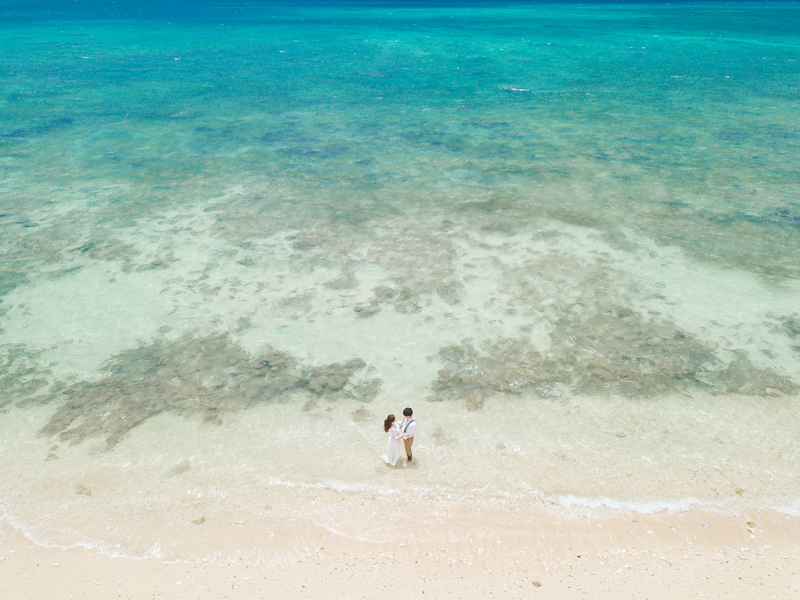 【宮古島】ドローン付きプラン/沖縄リゾートフォトならでは♪大きく広がる海を背に撮影を!フリーチョイスドレス&安心のヘアメイク付!