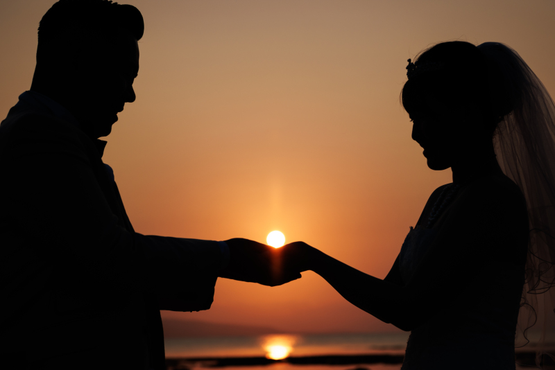 【石垣島】沖縄だからこそ叶えたい!\オレンジに輝くサンセット撮影付★*/選べるドレス&安心のプロヘアメイク付